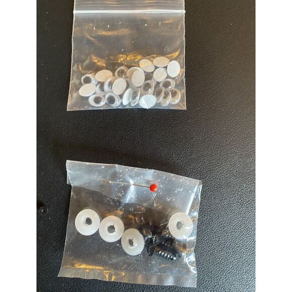 Googly Eyes for Crafts All Colors Round Plastic Wiggle Eyes with Self Sticking - Picture 3 of 10